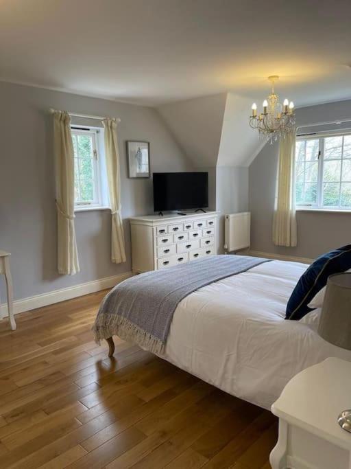 Hébergement de vacances Large Coastal Cottage, Private Indoor Pool, Hut Tub, Sauna And Steam Pod *