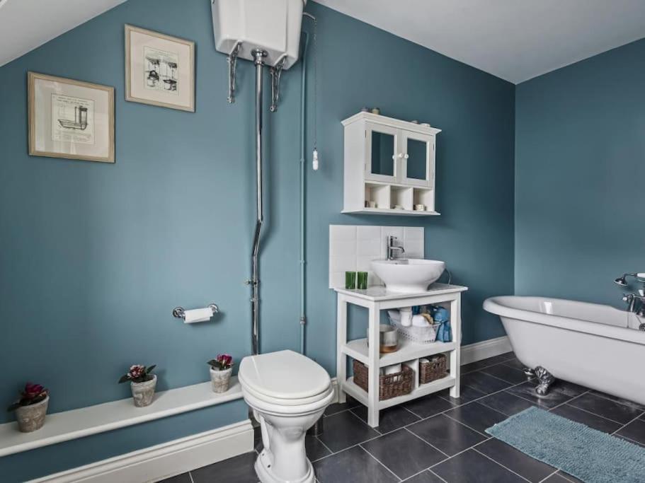 Large Coastal Cottage, Private Indoor Pool, Hut Tub, Sauna And Steam Pod Hébergement de vacances *