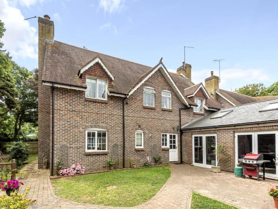 Large Coastal Cottage, Private Indoor Pool, Hut Tub, Sauna And Steam Pod Weymouth