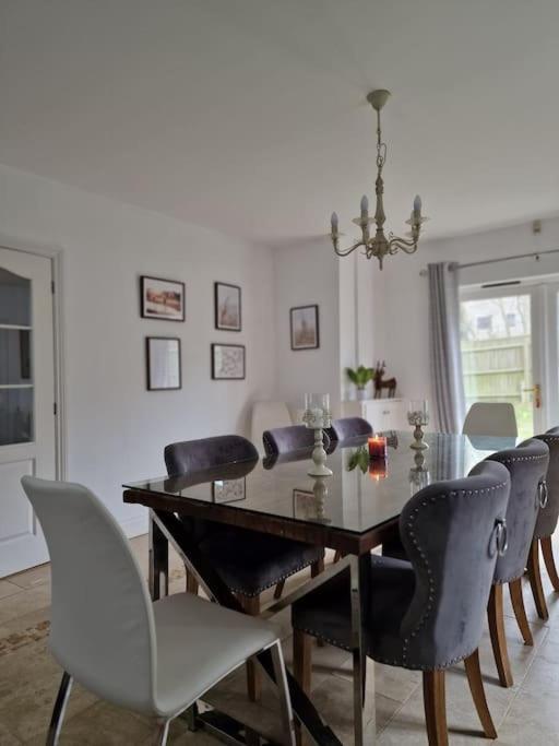 Hébergement de vacances Large Coastal Cottage, Private Indoor Pool, Hut Tub, Sauna And Steam Pod *